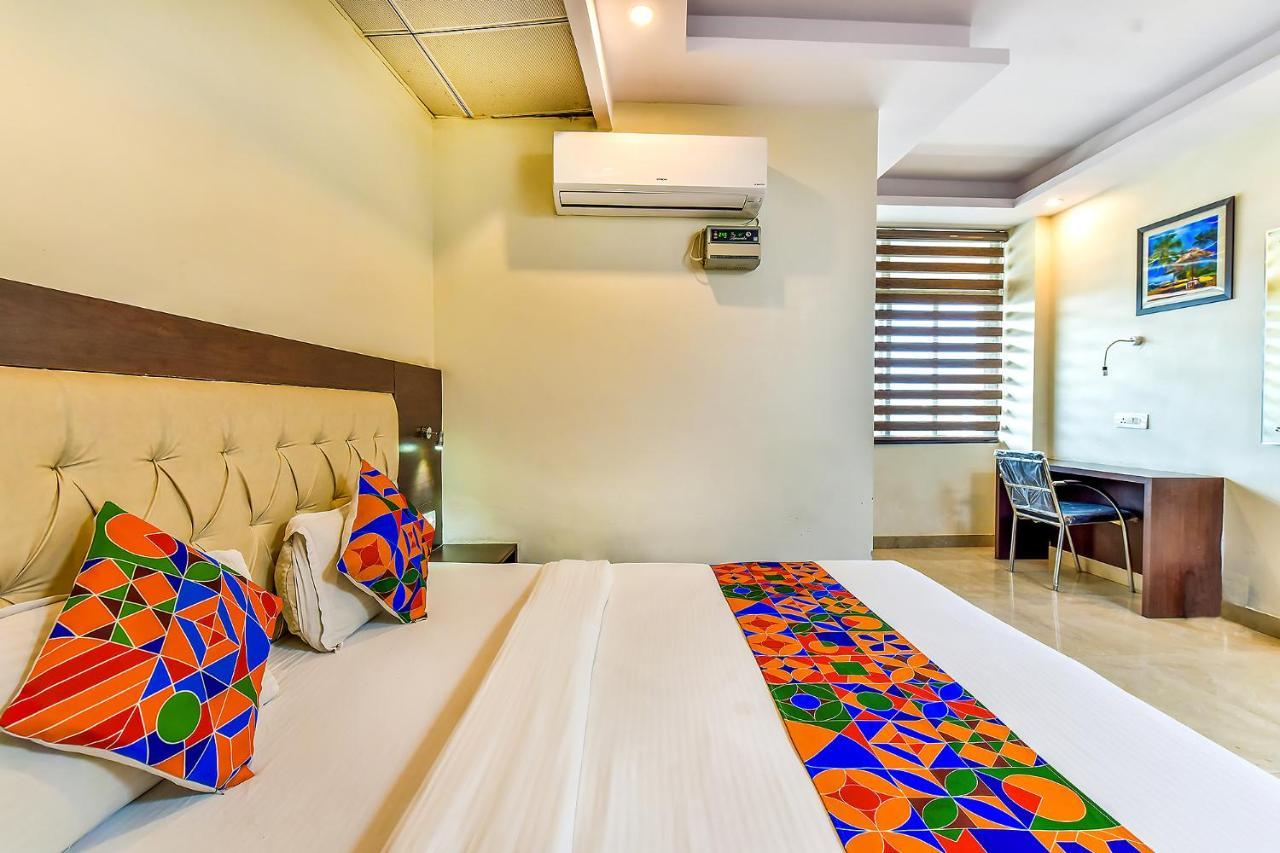 Fabhotel Surya Residency Dehradun Exteriör bild